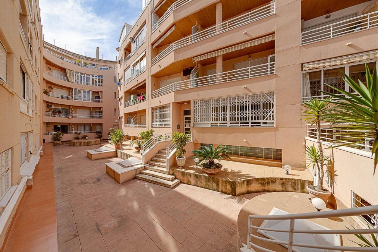 Cozy Appartment Torrevieja At Irina מראה חיצוני תמונה